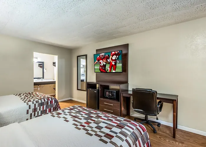 Red Roof Inn & Suites Wapakoneta